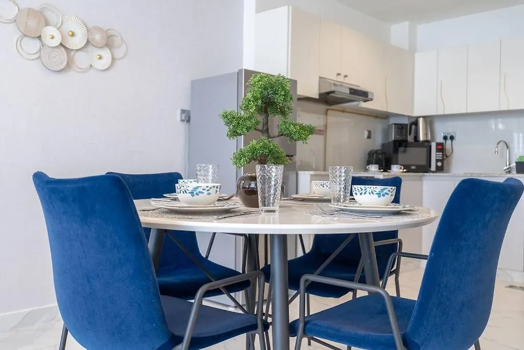 دبي Cobalt Apartment With Burj Khalifa View- Suiteable 0*,  الإمارات العربية المتحدة