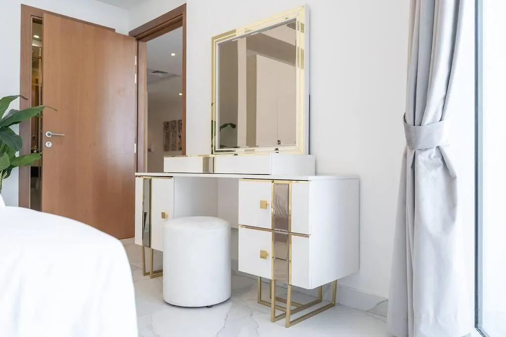 دبي Cobalt Apartment With Burj Khalifa View- Suiteable الإمارات العربية المتحدة