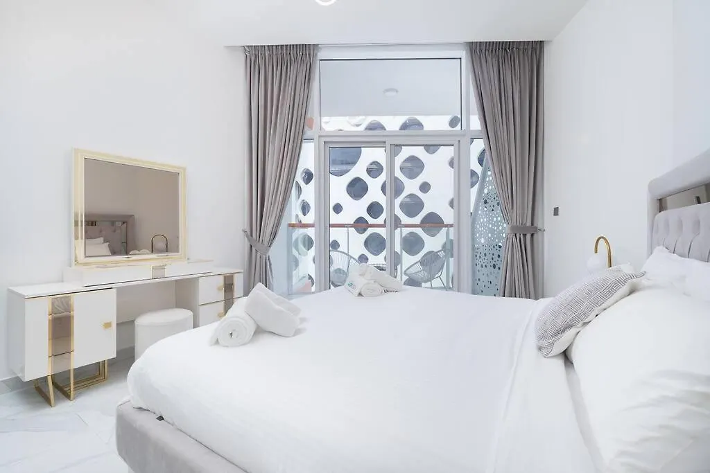 دبي Cobalt Apartment With Burj Khalifa View- Suiteable 0*,  الإمارات العربية المتحدة