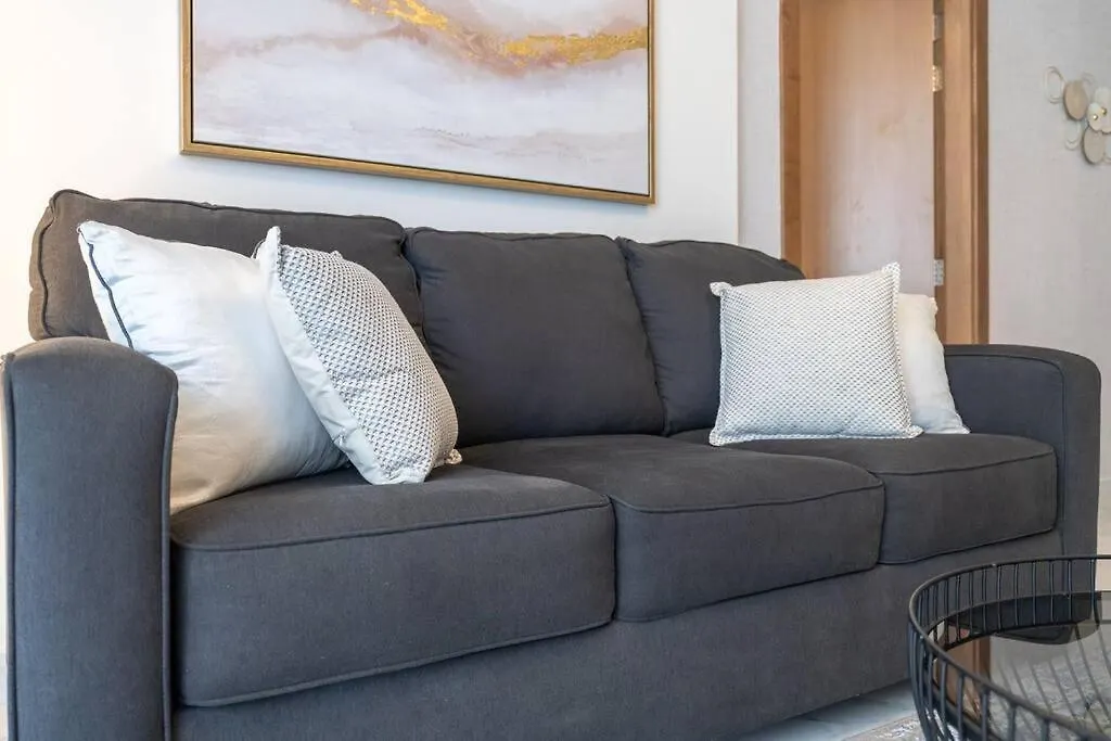 Cobalt Apartment With Burj Khalifa View- Suiteable Dubai