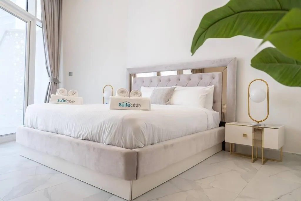 Cobalt Apartment With Burj Khalifa View- Suiteable Dubai
